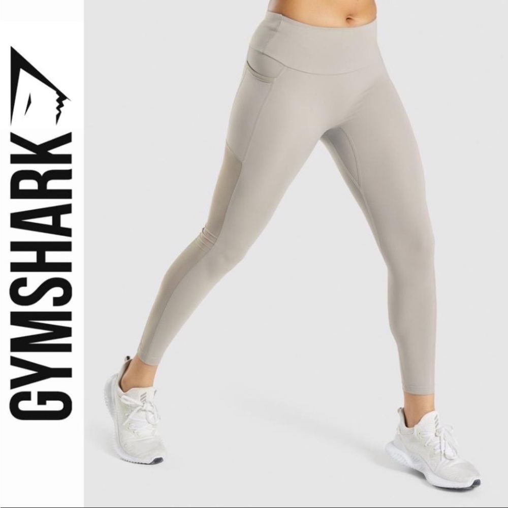 GYMSHARK Training Mesh Pocket Leggings High Rise Light Gray Side Phone P…